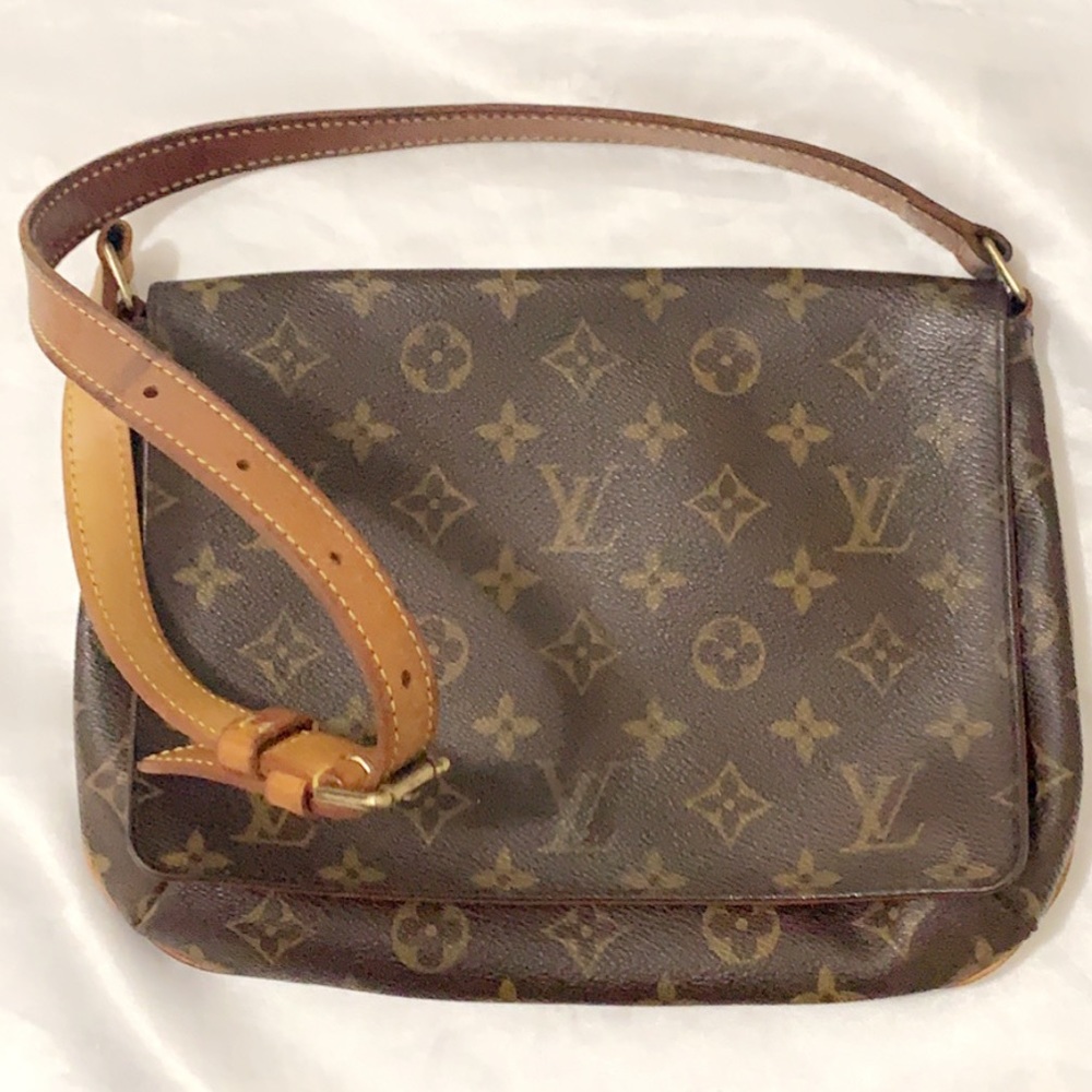 Louise Vuitton purse